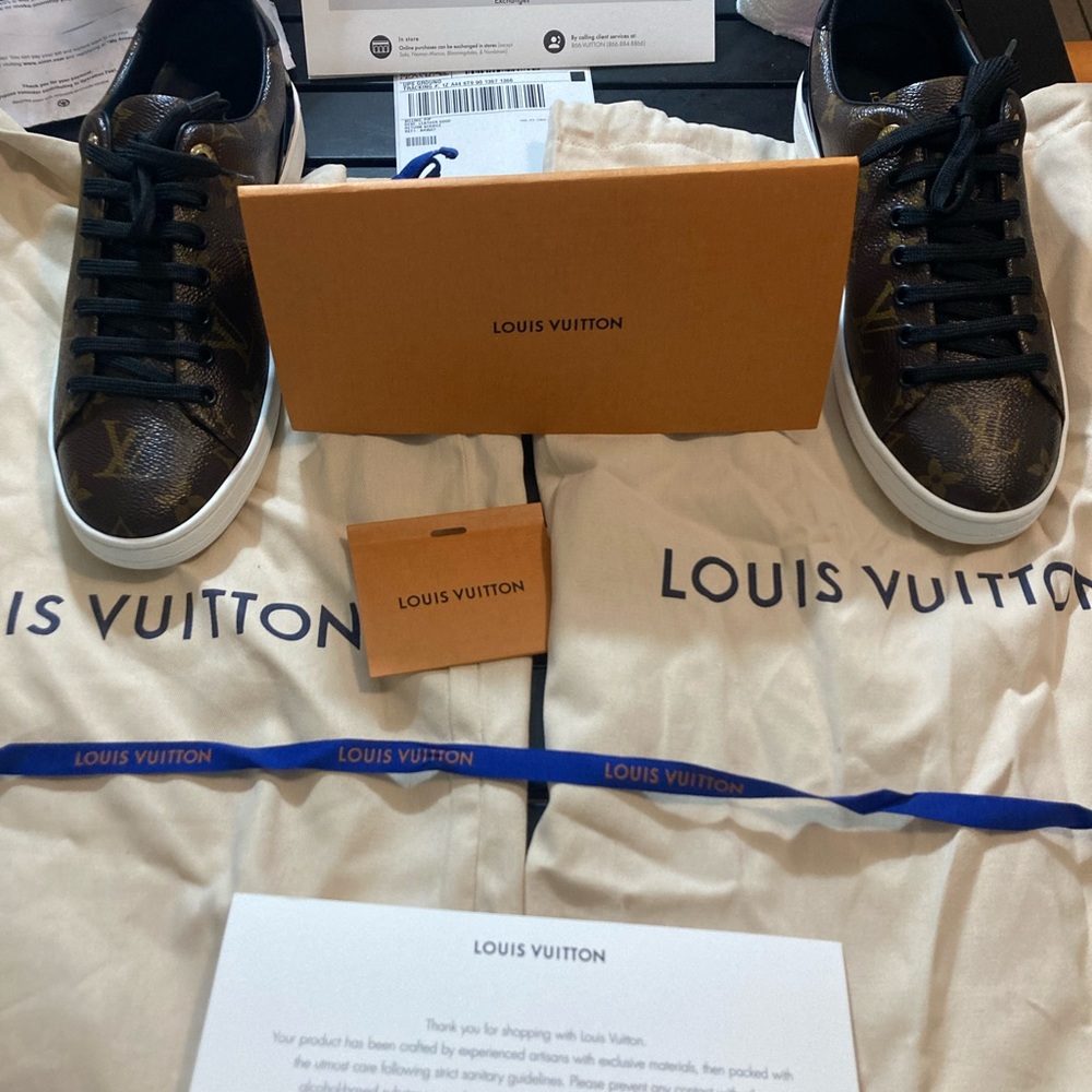 Louis Vuitton - Picture 7 of 10